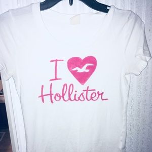 I 💗 Hollister white top.